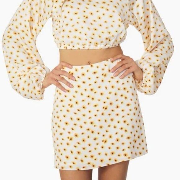 WeWoreWhat Women's Mini Slip Skirt Ditsy Daisies Ivory Yellow Size Large NWT - Picture 1 of 9